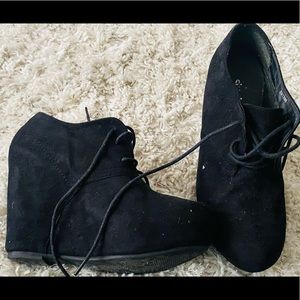 8 size black platform booties